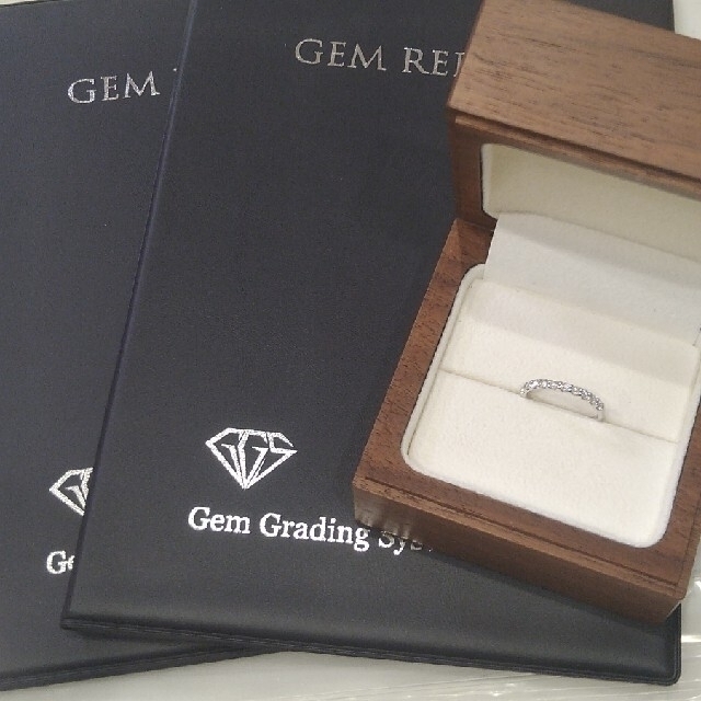 【鑑定書付】プラチナ　ダイヤモンド　ハーフエタニティリング　高品質　高グレード レディースのアクセサリー(リング(指輪))の商品写真
