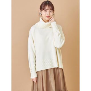 トッコ(tocco)の袖口パール付きタートルネックニットtocco closet(ニット/セーター)