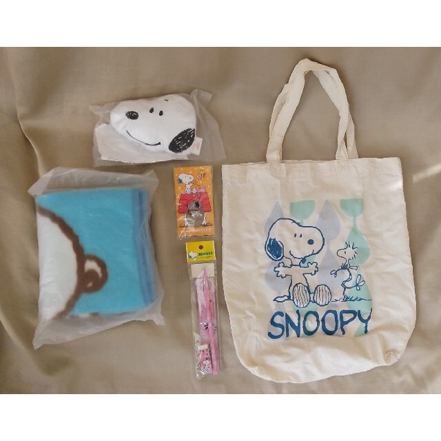 SNOOPY(スヌーピー)の☆新品未使用　SNOOPYグッズいろいろ　スヌーピー エンタメ/ホビーのおもちゃ/ぬいぐるみ(キャラクターグッズ)の商品写真