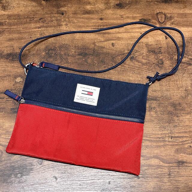 TOMMY HILFIGER(トミーヒルフィガー)のTOMMY HILFIGER カバン サコッシュ メンズのバッグ(ボディーバッグ)の商品写真