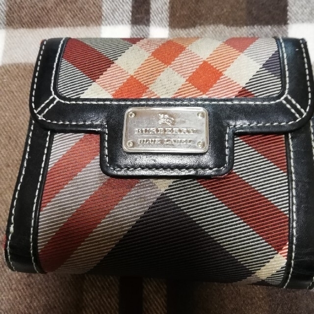 BURBERRY BLUE LABEL(バーバリーブルーレーベル)のバーバリーブルーレーベル折り財布　<値下げ>‼️ レディースのファッション小物(財布)の商品写真