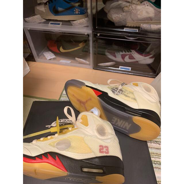 NIKE(ナイキ)の【未使用】off-white × Air Jordan 5 セイル　27.0cm メンズの靴/シューズ(スニーカー)の商品写真