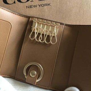 新品 未使用　COACH コーチ  キーケース  チョーク花柄　財布  バッグ