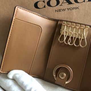 新品 未使用　COACH コーチ  キーケース  チョーク花柄　財布  バッグ