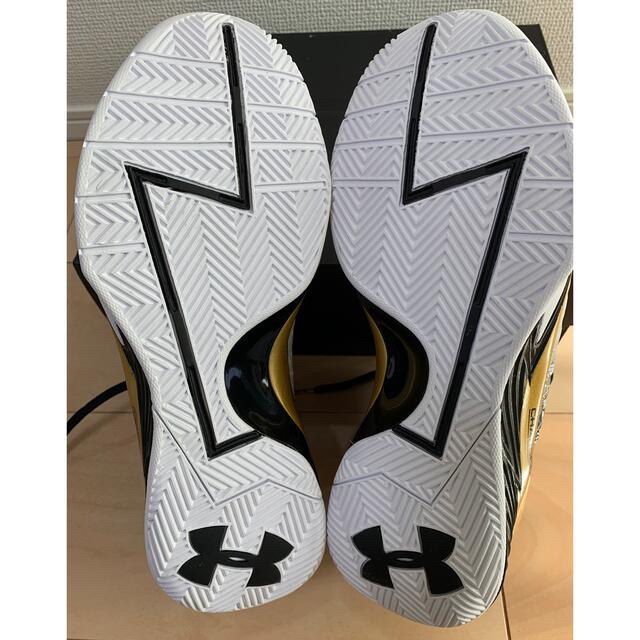 UNDER ARMOUR(アンダーアーマー)のUNDER ARMOUR CURRY ONE MVP 27.0cm スポーツ/アウトドアのスポーツ/アウトドア その他(バスケットボール)の商品写真