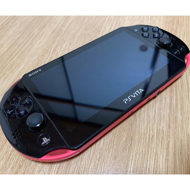 PlayStation Vita(プレイステーションヴィータ)のPlayStation Vita PCH-2000 説明読んでください エンタメ/ホビーのゲームソフト/ゲーム機本体(携帯用ゲーム機本体)の商品写真