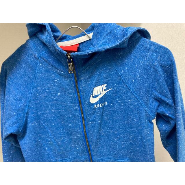 NIKE(ナイキ)のNIKE ジップパーカー キッズ/ベビー/マタニティのキッズ服男の子用(90cm~)(ジャケット/上着)の商品写真