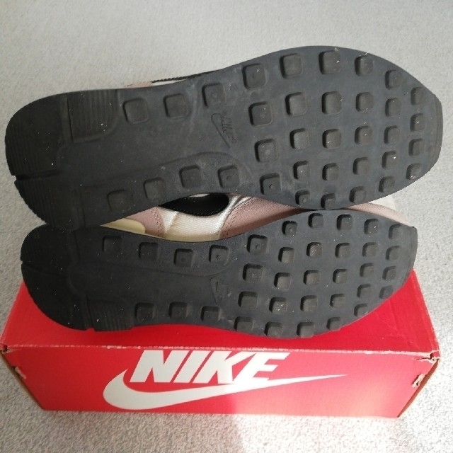 NIKE(ナイキ)のナイキ　インターナショナリスト　23.5センチ レディースの靴/シューズ(スニーカー)の商品写真