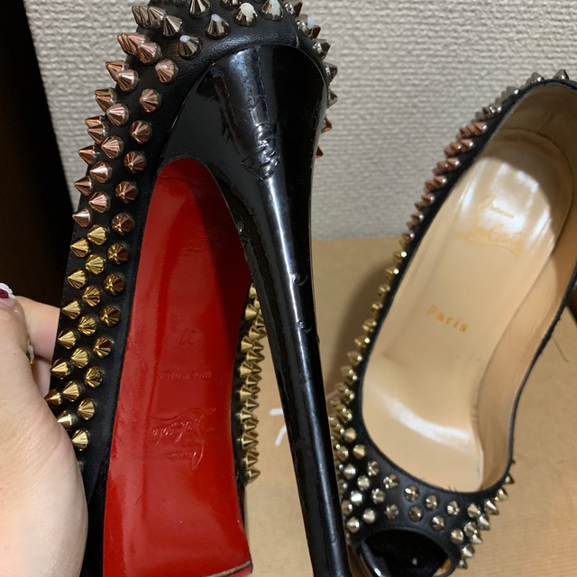 Christian Louboutin(クリスチャンルブタン)のルブタン　スパイク　23.5 37サイズ　裏張り有り　レア　定価以下 レディースの靴/シューズ(ハイヒール/パンプス)の商品写真