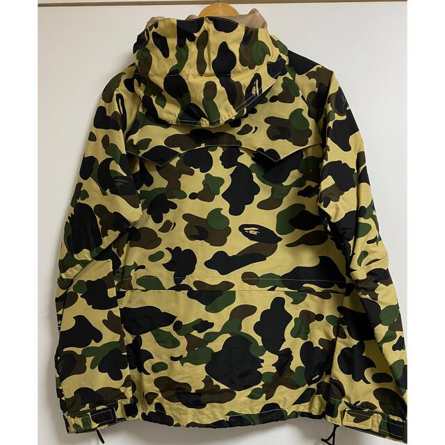 A BATHING APE(アベイシングエイプ)のAPE エイプ カモフラ 迷彩 ミリタリージャケット スノボジャケット メンズのジャケット/アウター(ミリタリージャケット)の商品写真