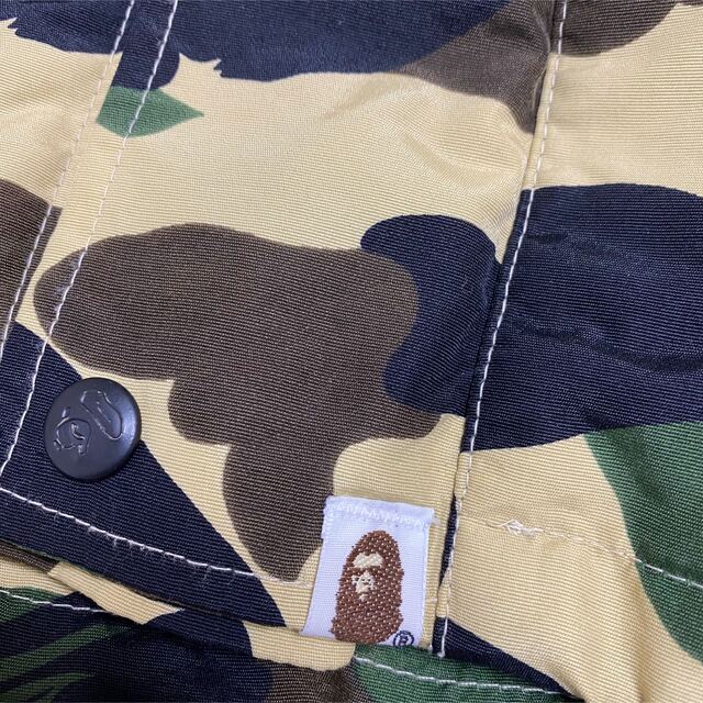 A BATHING APE(アベイシングエイプ)のAPE エイプ カモフラ 迷彩 ミリタリージャケット スノボジャケット メンズのジャケット/アウター(ミリタリージャケット)の商品写真