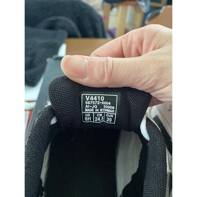 VANS(ヴァンズ)のお値下げ！VANS スニーカー　24.5㎝　ホワイト その他のその他(その他)の商品写真