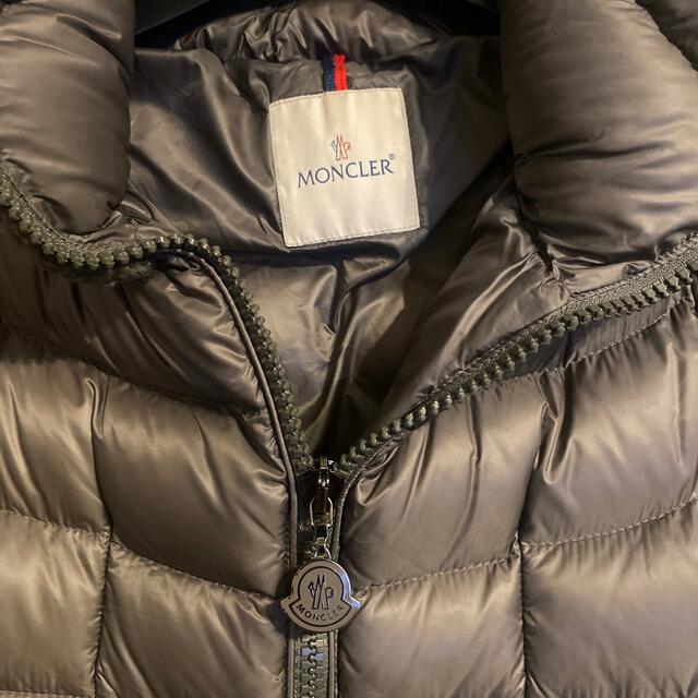 MONCLER(モンクレール)の美品❣️モンクレール　サイズ00 シルバーグレー レディースのジャケット/アウター(ダウンジャケット)の商品写真