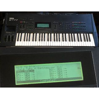 ヤマハ(ヤマハ)のクーポン限定値下YAMAHA SY77 バックライト・電池・FDDベルト交換済(キーボード/シンセサイザー)