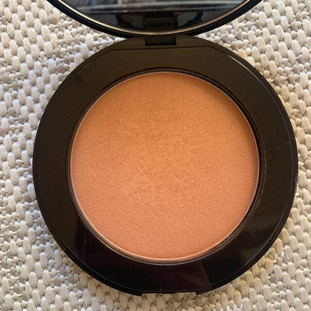 MINERAL PRESSED POWDER BRONZER  コスメ/美容のベースメイク/化粧品(フェイスパウダー)の商品写真