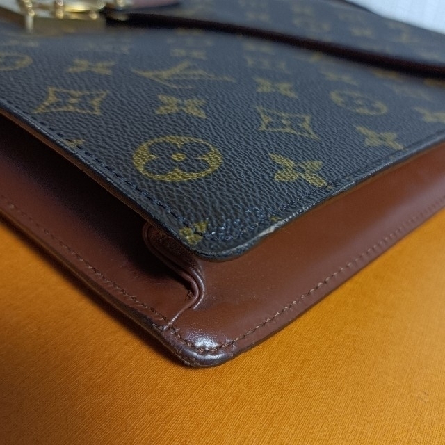 LOUIS VUITTON(ルイヴィトン)のLOUISVUITTON　ポルトドキュマン ﾊﾞﾝﾄﾞﾘｴｰﾙ　ﾌﾞﾘｰﾌｹｰｽ メンズのバッグ(ビジネスバッグ)の商品写真