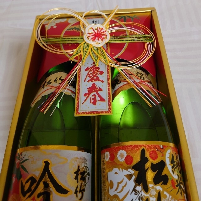 松竹梅 1.8L 2本セット 吟醸・金箔純米干支 日本酒 宝酒造 食品/飲料/酒の酒(日本酒)の商品写真