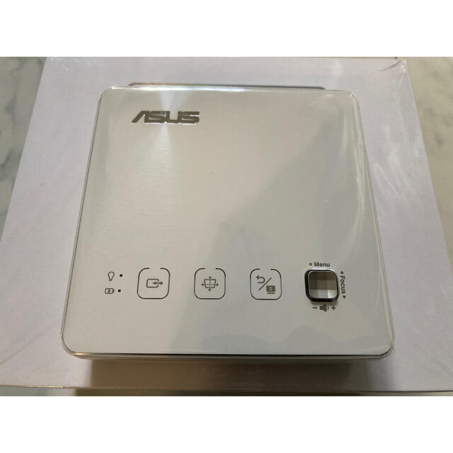 ASUS(エイスース)の値下げ！ASUS ZenBeam S2 (White)未使用　プロジェクター スマホ/家電/カメラのテレビ/映像機器(プロジェクター)の商品写真