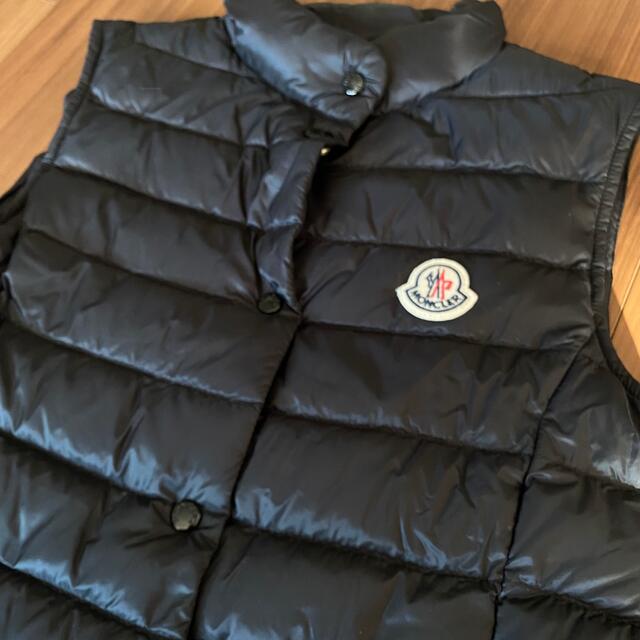 MONCLER(モンクレール)の【かりん 様専用】MONCLER キルティング ダウンベスト 14A レディースのジャケット/アウター(ダウンベスト)の商品写真