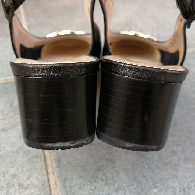 Salvatore Ferragamo(サルヴァトーレフェラガモ)のサルヴァトーレフェラガモ Salvatore Ferragamo ブラック 5C レディースの靴/シューズ(ハイヒール/パンプス)の商品写真