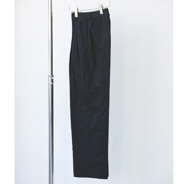 TODAYFUL(トゥデイフル)の【完売品・美品】TODAYFUL  Tuck Twill Trousers 38 レディースのパンツ(カジュアルパンツ)の商品写真