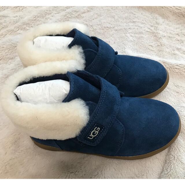 UGG(アグ)のセール！新品★UGG nolen キッズブーツ　ネイビー/18.5 キッズ/ベビー/マタニティのキッズ靴/シューズ(15cm~)(ブーツ)の商品写真