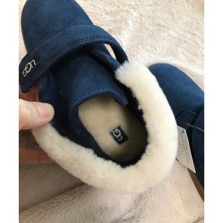 セール！新品★UGG nolen キッズブーツ　ネイビー/18.5