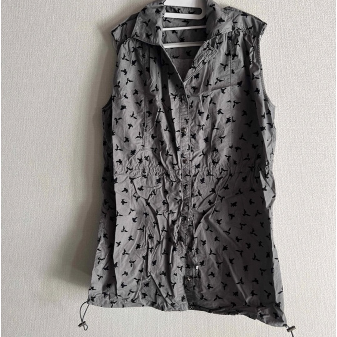 Bershka(ベルシュカ)の裾フリンジTシャツ、ギャザーベストセット レディースのトップス(Tシャツ(半袖/袖なし))の商品写真