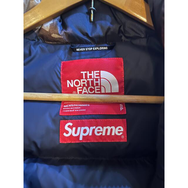 Supreme(シュプリーム)のsupreme Bleached Denim Nuptse Jacket メンズのジャケット/アウター(ダウンジャケット)の商品写真