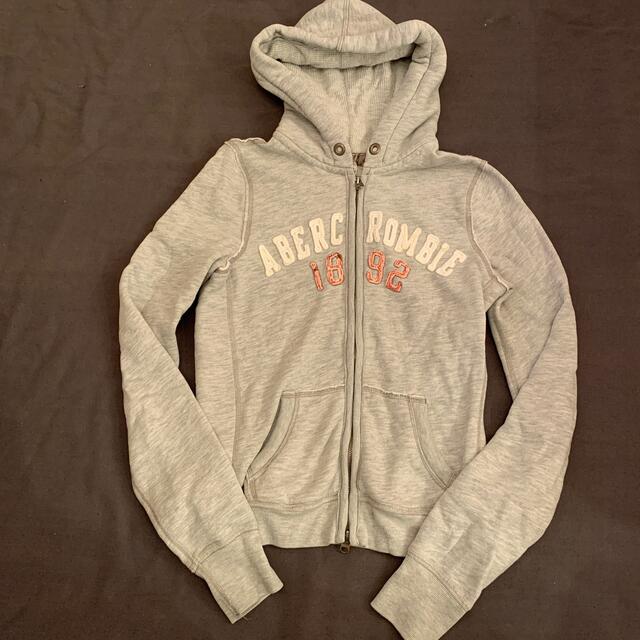 Abercrombie&Fitch(アバクロンビーアンドフィッチ)のアバクロンビーアンドフィッチAbercrombie&Fitch レディースのトップス(パーカー)の商品写真