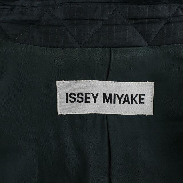 ISSEY MIYAKE(イッセイミヤケ)のイッセイミヤケ キルティングジャケット ジップアップ ストライプ L カーキ メンズのジャケット/アウター(ブルゾン)の商品写真