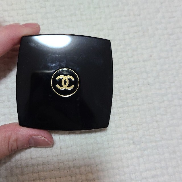 CHANEL(シャネル)のCHANEL オンブルプルミエールプードゥル926オールブラン コスメ/美容のベースメイク/化粧品(アイシャドウ)の商品写真