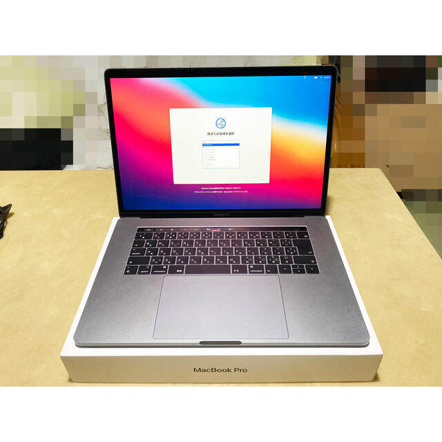 MacBook Pro 2018 15インチ Core i7256GBディスプレイ