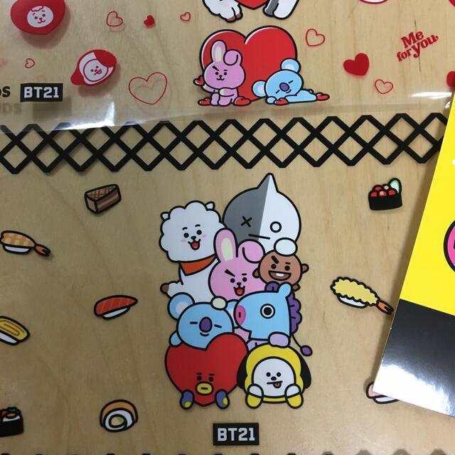 防弾少年団(BTS)(ボウダンショウネンダン)のBT21 くら寿司 恵方巻き ステッカー エンタメ/ホビーのタレントグッズ(アイドルグッズ)の商品写真