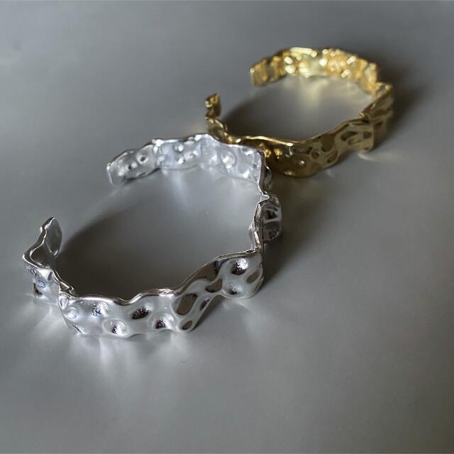 Ameri VINTAGE(アメリヴィンテージ)のWave nuance bangle silver No.779 レディースのアクセサリー(ブレスレット/バングル)の商品写真