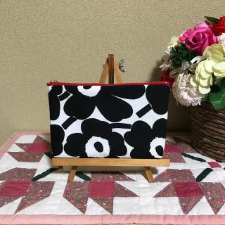 マリメッコ(marimekko)の【セール】マリメッコ  生地　ハンドメイド　ミニウニッコ　マチ付きポーチ(ポーチ)