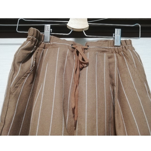 パンツ　ズボン　ブラウン　カジュアル　オフィス レディースのパンツ(クロップドパンツ)の商品写真