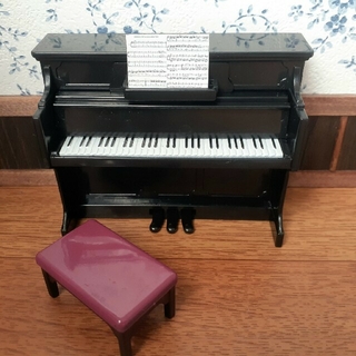 ミニチュア　【ピアノ(黒)　★椅子付き、楽譜つき★】(その他)