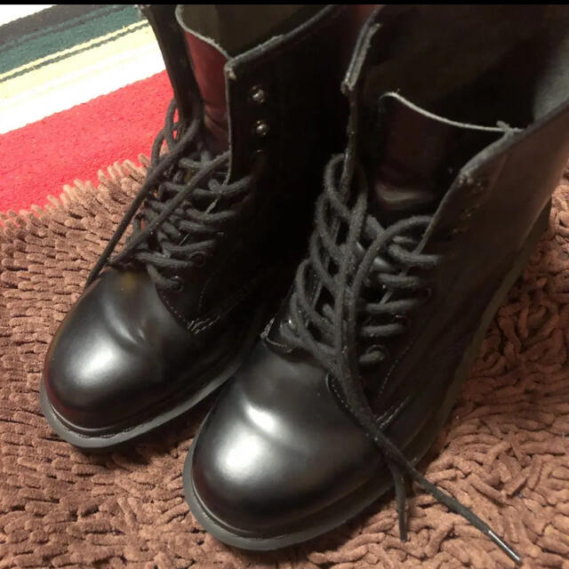 Dr.Martens(ドクターマーチン)のドクターマーチン　Dr.マーチン　エイトホール　ブラック　us9 メンズの靴/シューズ(ブーツ)の商品写真