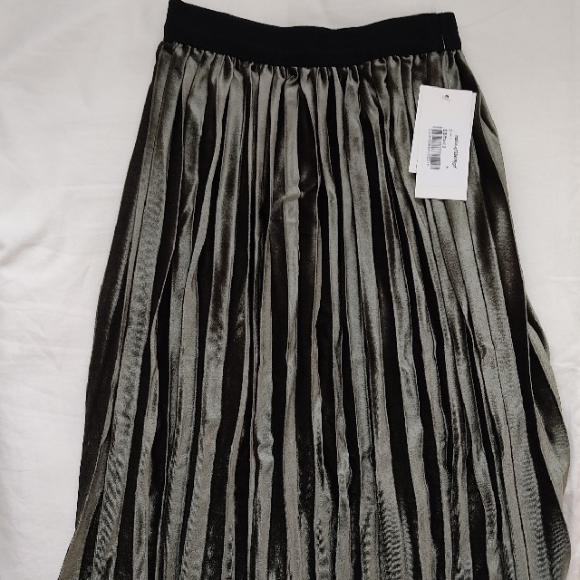 Mila Owen(ミラオーウェン)の【新品未使用】DoulaDoulaロングプリーツスカート レディースのスカート(ロングスカート)の商品写真