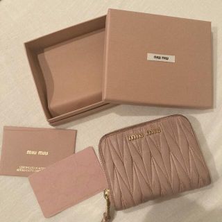 ミュウミュウ(miumiu)のmiumiu(財布)