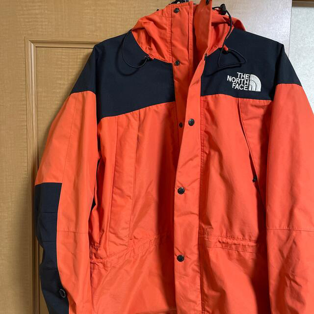 THE NORTH FACE(ザノースフェイス)の古着　ノースフェイス マウンテンパーカー 刺繍ロゴ　ビックサイズ　 メンズのジャケット/アウター(マウンテンパーカー)の商品写真