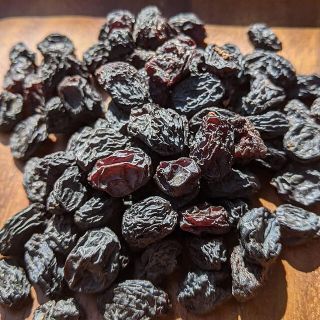 ブラックレーズン 220g レーズン 黒 ドライフルーツ 無添加 砂糖不使用(菓子/デザート)