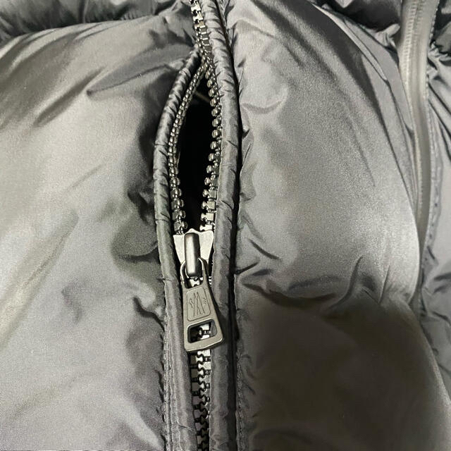 MONCLER(モンクレール)のMONCLER モンクラー 999 ブラック サイズ3 メンズのジャケット/アウター(ダウンジャケット)の商品写真