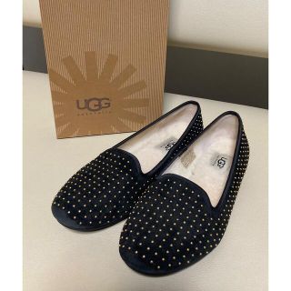 UGG スタッズ　フラットシューズ　アグ　ボア　ブラック　24