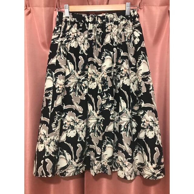 ANNA LUNA(アンナルナ)のanna luna 花柄　フレアスカート レディースのスカート(ひざ丈スカート)の商品写真