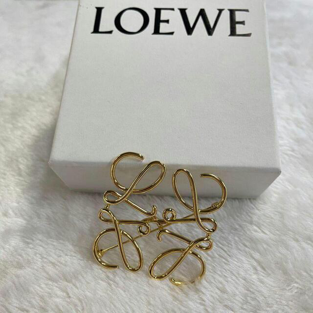 LOEWE アナグラム　ブローチ(正規品・美品)