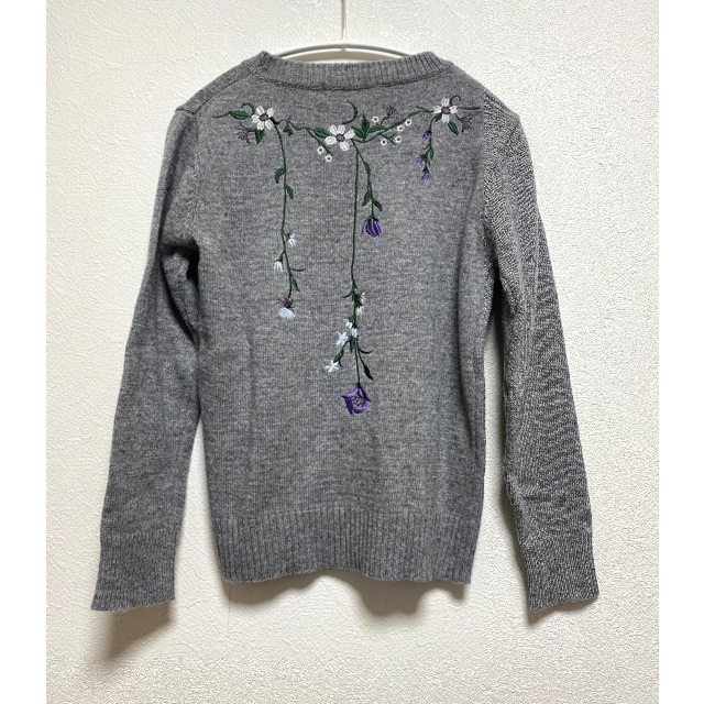 Lily Brown - リリーブラウン Lily Brown 石原さとみ 刺繍ニット Lily Brown - リリーブラウン Lily Brown 石原さとみ 刺繍ニット