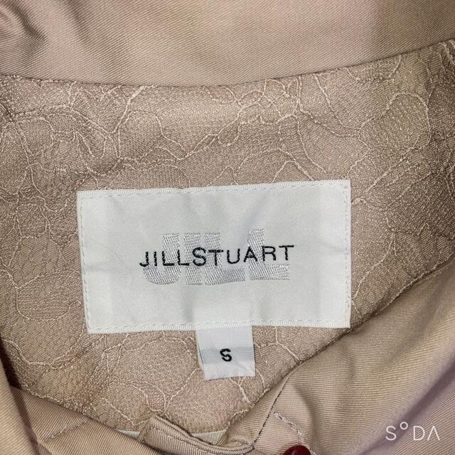 JILL by JILLSTUART(ジルバイジルスチュアート)の(美品)ジルスチュアート　撥水加工ビジュートレンチコート レディースのジャケット/アウター(トレンチコート)の商品写真