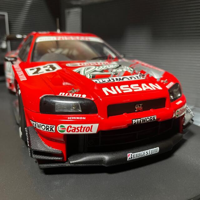 い出のひと時に、とびきりのおしゃれを！ 未展示品 オートアート1/18 スカイラインGT-R (R34)テストカー ミニカー 